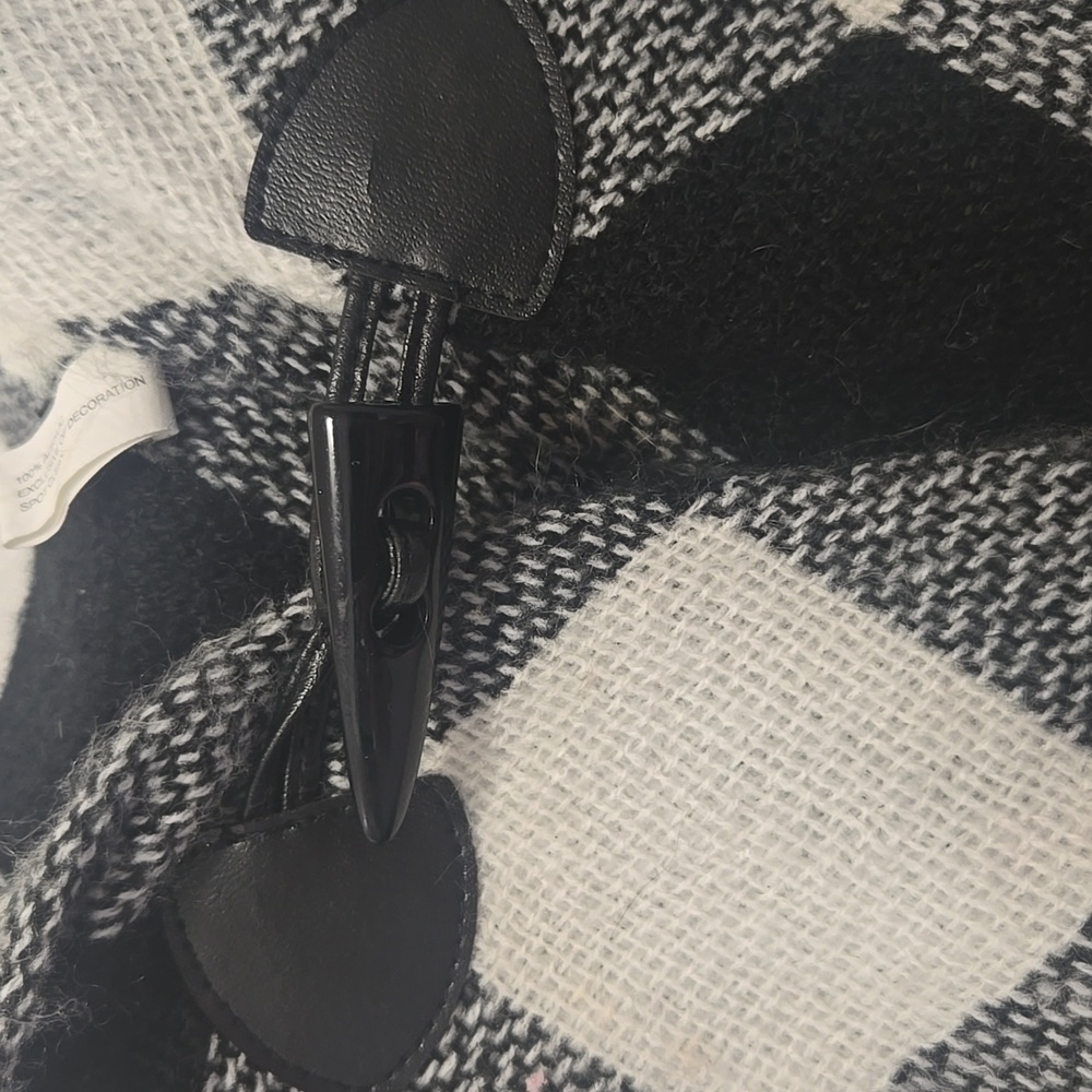 Black and White Checkered Poncho - Picture 3 of 4